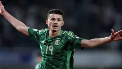 السعودية تعبر العراق وتخطف وصافة مجموعتها بكأس الخليج.. والحمدان يشارك الصبحي