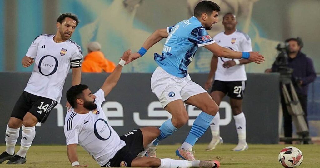 المغربي وليد الكرتي في مباراة الجونة وبيراميدز في الدوري المصري