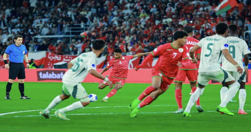 أرشد العلوي يسجل هدف تقدم عُمان أمام السعودية في كأس الخليج العربي 2024