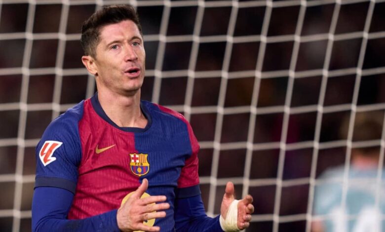 ليفاندوفسكي يعترف بتأثير تراجع مستواه على أداء برشلونة