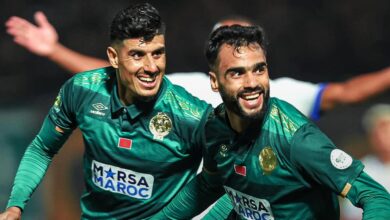 الرجاء يهزم صن داونز في موقعة البطاقات الحمراء ويحافظ على آماله