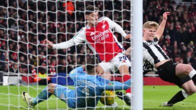 نيوكاسل يُحبط سلسلة آرسنال ويضع قدماً في نهائي كأس الرابطة الإنجليزية