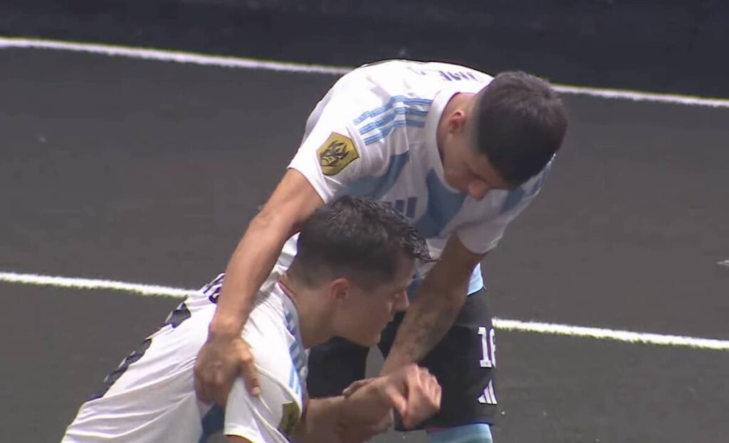 المكسيك تمنع السوبر كلاسيكو وتواجه البرازيل في نصف نهائي دوري الملوك