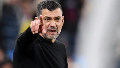 كونسيساو يُلقي الضوء على مشاكل ميلان بعد الفوز الصعب على كومو