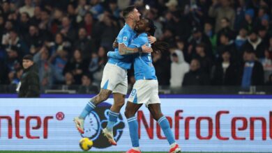 نابولي يتشبث بالصدارة ويُلحق أول هزيمة بيوفنتوس في الدوري الإيطالي