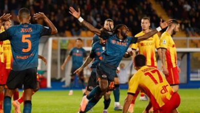 أنغيسا يُنقذ نابولي ويرسخ صدارته بانتصار صعب في ملعب ليتشي