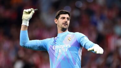 كورتوا يواصل بطولاته أمام سوبوسلاي في قمة ريال مدريد وليفربول