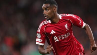 آرني سلوت يحسم موقف إيزاك من المشاركة أمام ريال مدريد