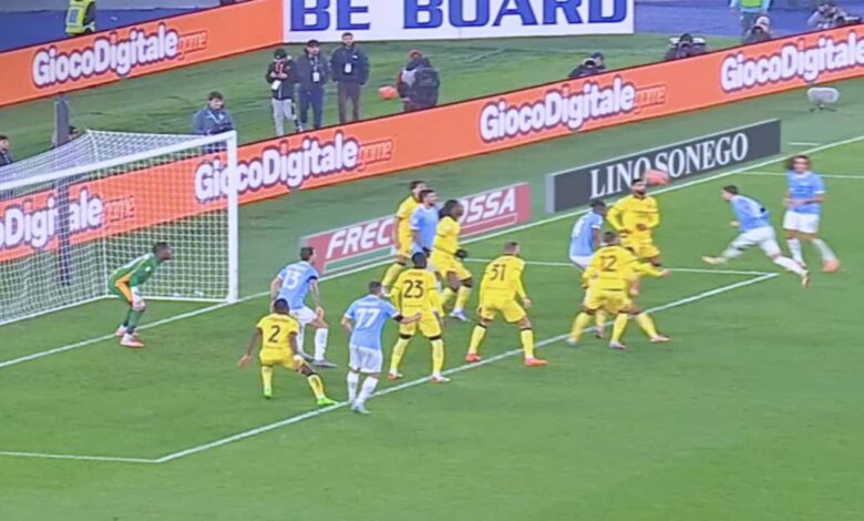 لاتسيو يُبعد ميلان من ثمن نهائي كأس إيطاليا برأسية مُتقنة لماتيا زاكاني