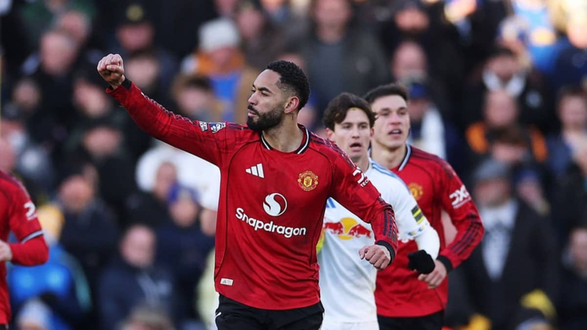 كونيا ينقذ مانشستر يونايتد من الخسارة أمام ليدز