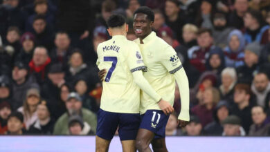 إيفرتون يصعق أستون فيلا على ملعبه ويُنهي سجله المثالي