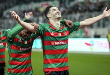 مولودية الجزائر يصدم الهلال ويعيد الإثارة في المجموعة الثالثة