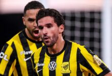 رغم طرد كادش المبكر.. الهلال يعجز عن مجاراة الاتحاد ويفقد الصدارة