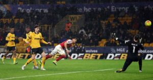 آرسنال يورط نفسه في صراع مُربك مع السيتي بتعادل مخيب أمام ولفرهامبتون