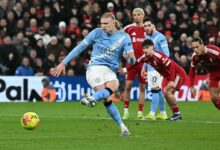 مانشستر سيتي يفك عقدة آنفيلد ويهزم ليفربول بضربة جزاء في الوقت الضائع