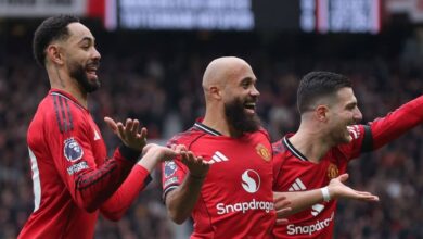 مانشستر يونايتد يستغل النقص العددي ويهزم توتنهام بثنائية