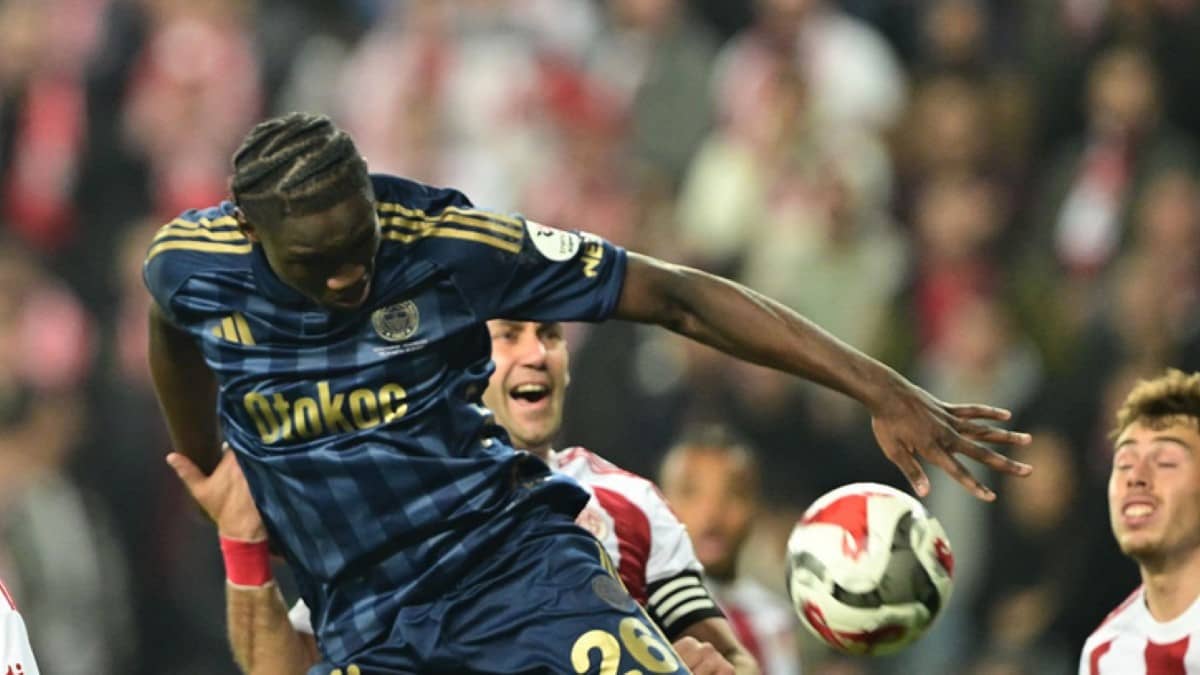 الأهداف العكسية تحسم مواجهة فنربخشة وأنطاليا سبور