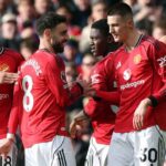مانشستر يونايتد يستغل طرد لاكروا ويحقق فوزه الخامس تواليًا على ملعب أولد ترافورد