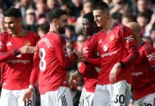 مانشستر يونايتد يستغل طرد لاكروا ويحقق فوزه الخامس تواليًا على ملعب أولد ترافورد