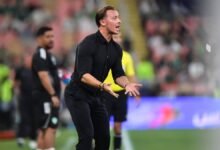 تشيلسي يراقب مدربًا من الدوري السعودي لخلافة روزينيور