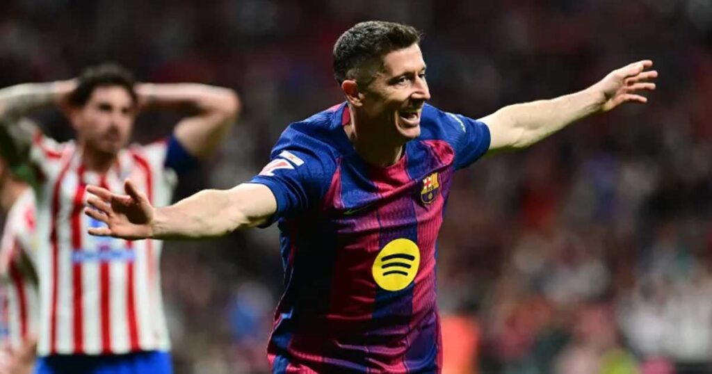 برشلونة يقلبها على أتلتيكو ويوسع الفارق مع الريال بضربة حظ من ليفاندوفسكي