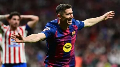 برشلونة يقلبها على أتلتيكو ويوسع الفارق مع الريال بضربة حظ من ليفاندوفسكي