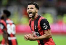 ميلان يتصدر الدوري الإيطالي "مؤقتاً" بعد فوز صعب على فينيزيا في سان سيرو